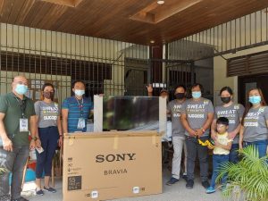 DMMMSU-LHS Batch ’95 donate 10 TVs