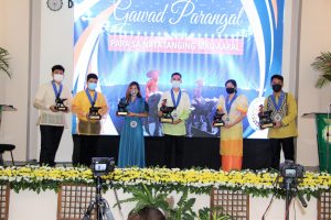 CHED-R1 honors 10 exemplary CHED SFAP, TES, ESGPA-PA grantees in Region I