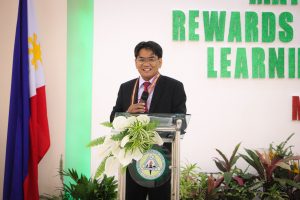 CSC confers DMMMSU certs of recognition for excellent R & R, L…